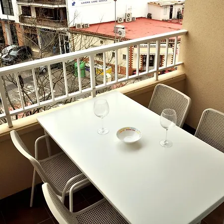 Apartment Miguel Hernandez, Centro, 3 Dormitorios, By Bookindenia